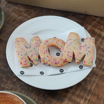 MOMfetti Cookies