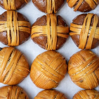Hot Cross Buns (box of 6 pcs)