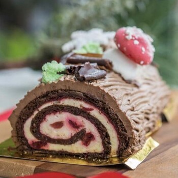 Black Forest Yule Log (*contains alcohol)