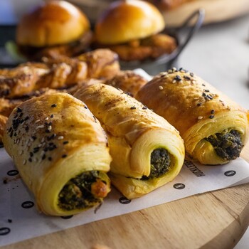 Spinach & Feta Roll (V)