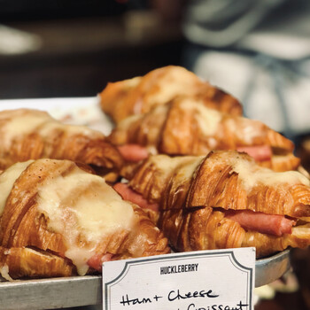 Cheesy Bechamel & Chicken Croissant