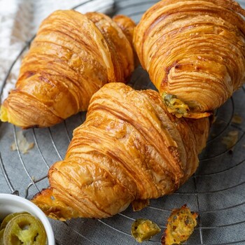 Jalapeño Cheddar Croissant